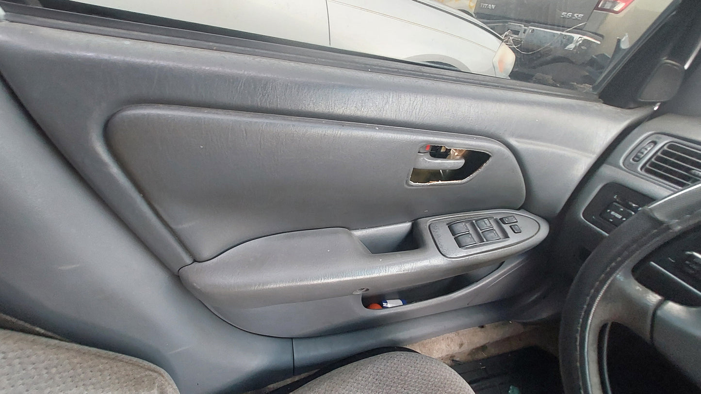 2000-2001 Toyota Camry - Stock #: M18951