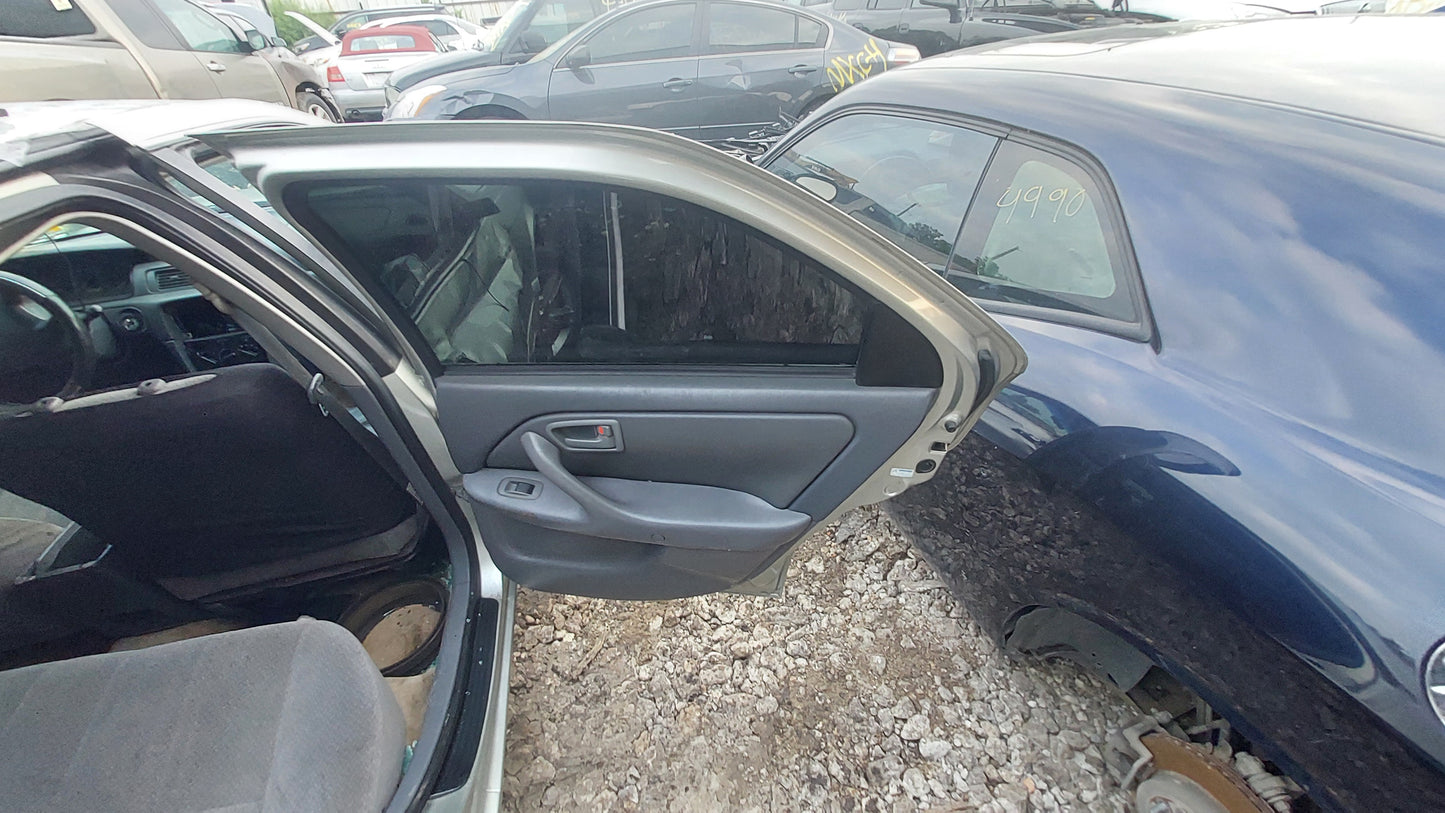 2000-2001 Toyota Camry - Stock #: M18951