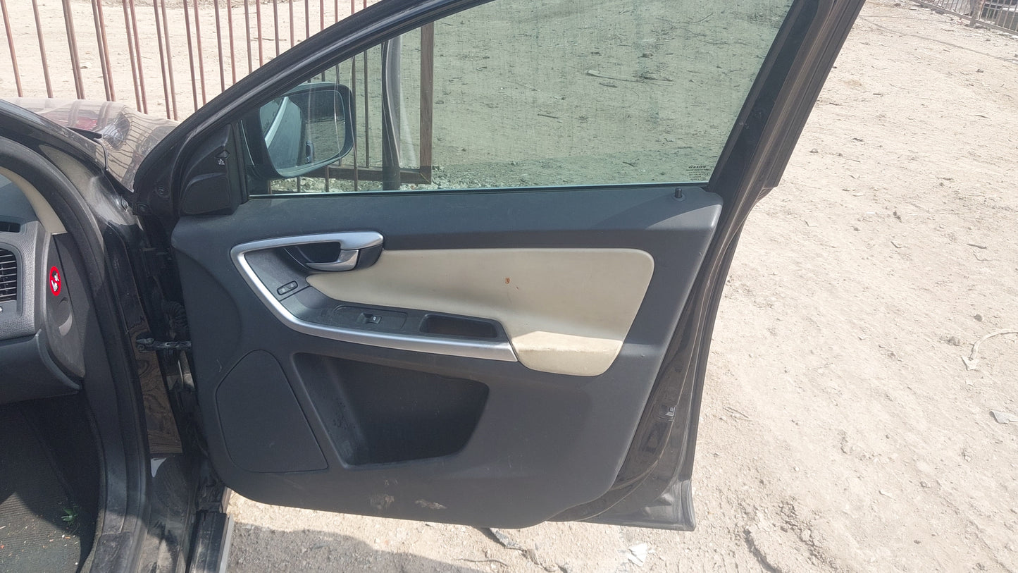 2011 Volvo XC60 - Stock #: M18927 - MXC-17