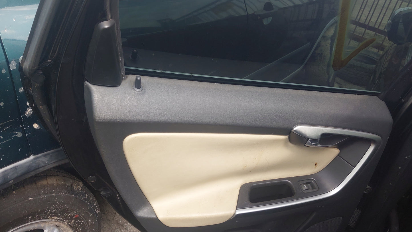 2011 Volvo XC60 - Stock #: M18927 - MXC-17