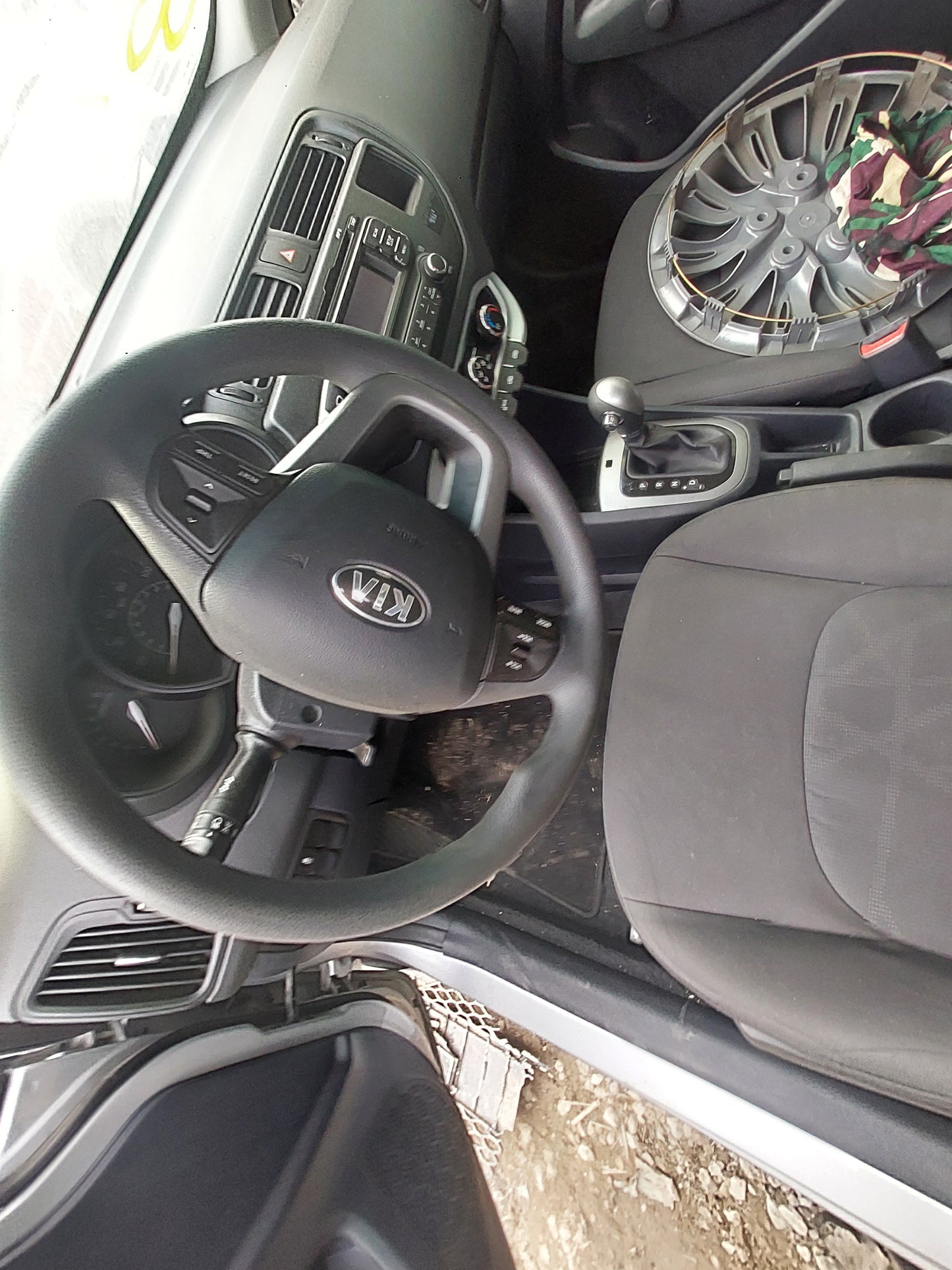 2015 KIA RIO - STOCK # M18173