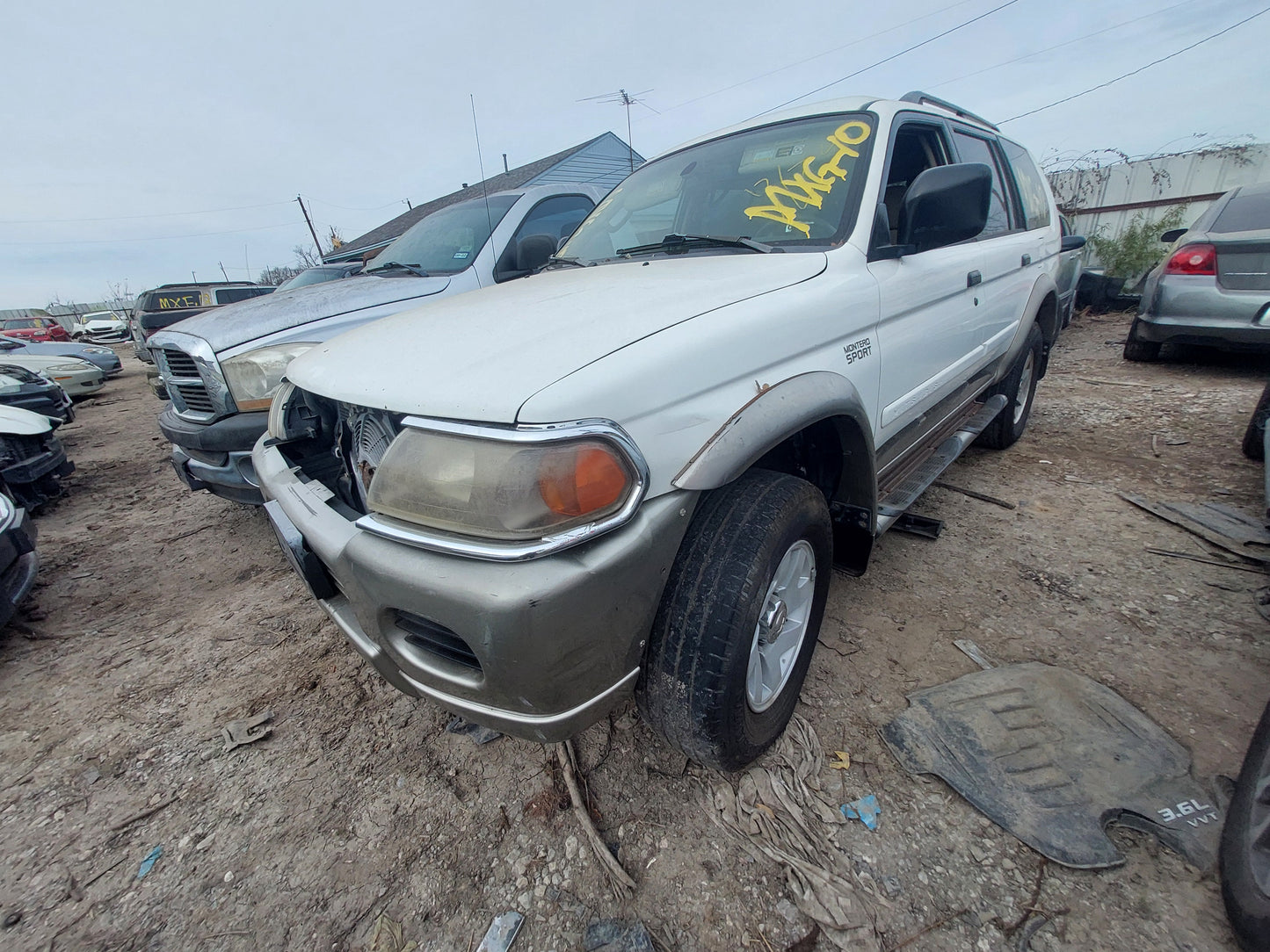 2003 Mitsubishi Montero XLS - Stock #: M18200 - MXG-10