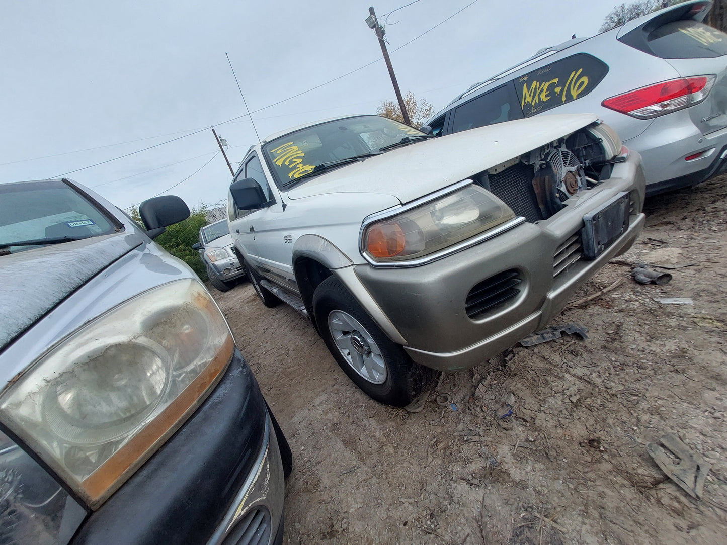 2003 Mitsubishi Montero XLS - Stock #: M18200 - MXG-10