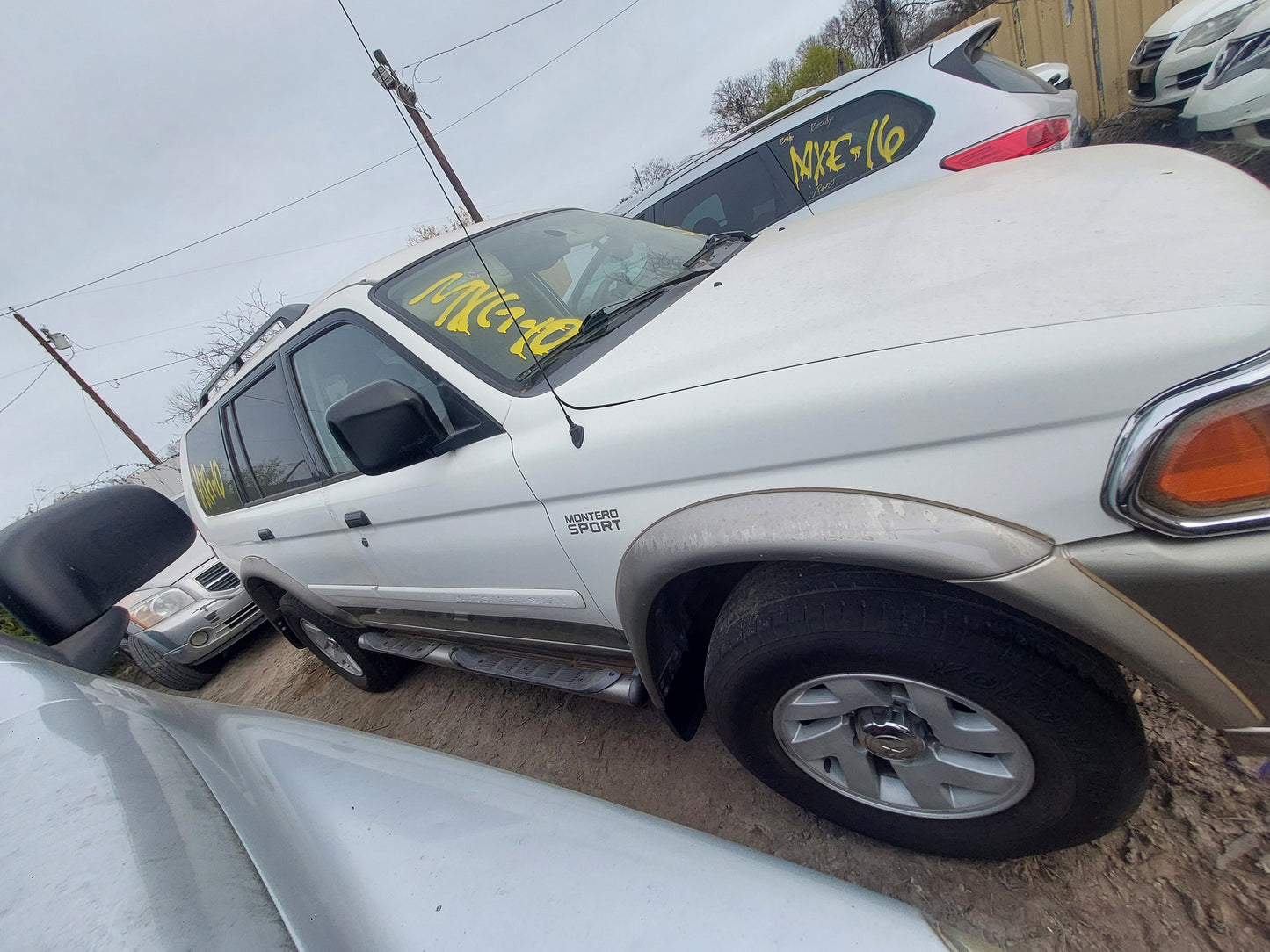 2003 Mitsubishi Montero XLS - Stock #: M18200 - MXG-10