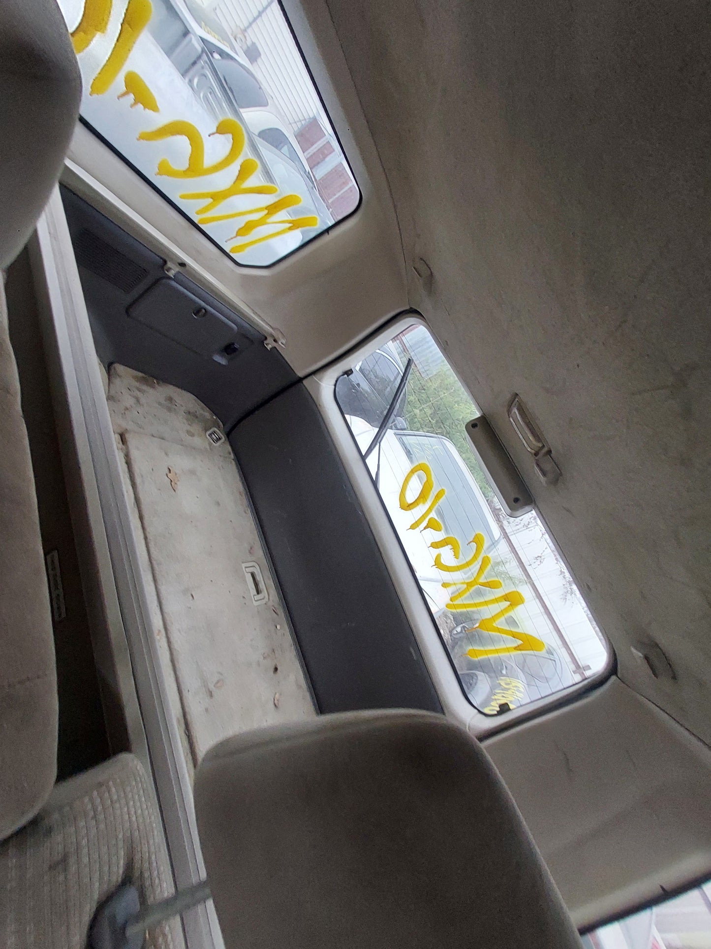 2003 Mitsubishi Montero XLS - Stock #: M18200 - MXG-10