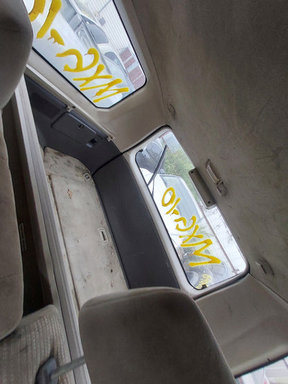 2003 Mitsubishi Montero XLS - Stock #: M18200 - MXG-10