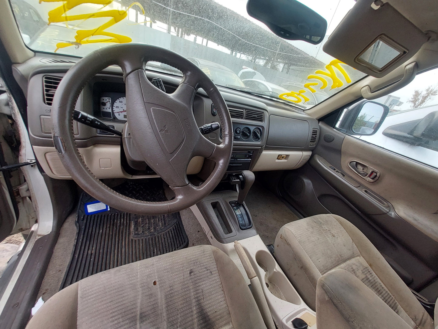 2003 Mitsubishi Montero XLS - Stock #: M18200 - MXG-10