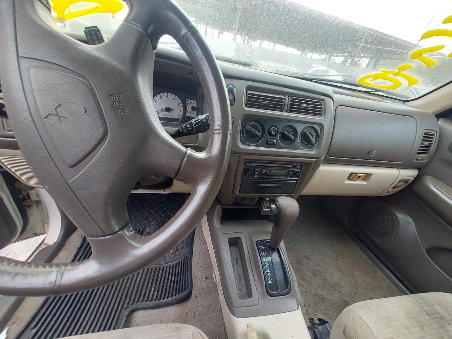 2003 Mitsubishi Montero XLS - Stock #: M18200 - MXG-10