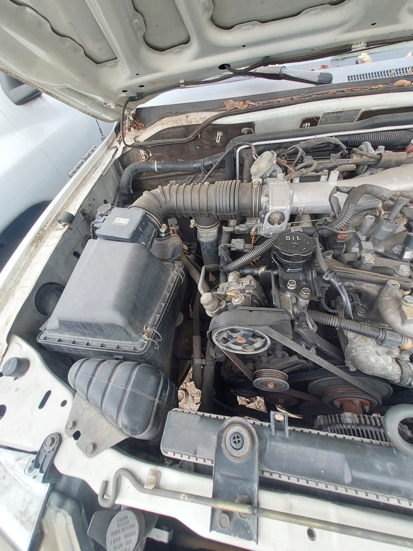 2003 Mitsubishi Montero XLS - Stock #: M18200 - MXG-10