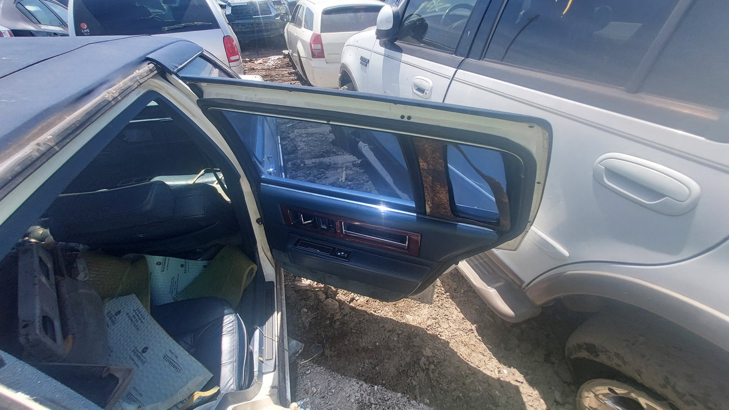 1992-1993 CADILLAC FLEETWOOD-PARTING OUT-MXF-19 Stock #:M18989