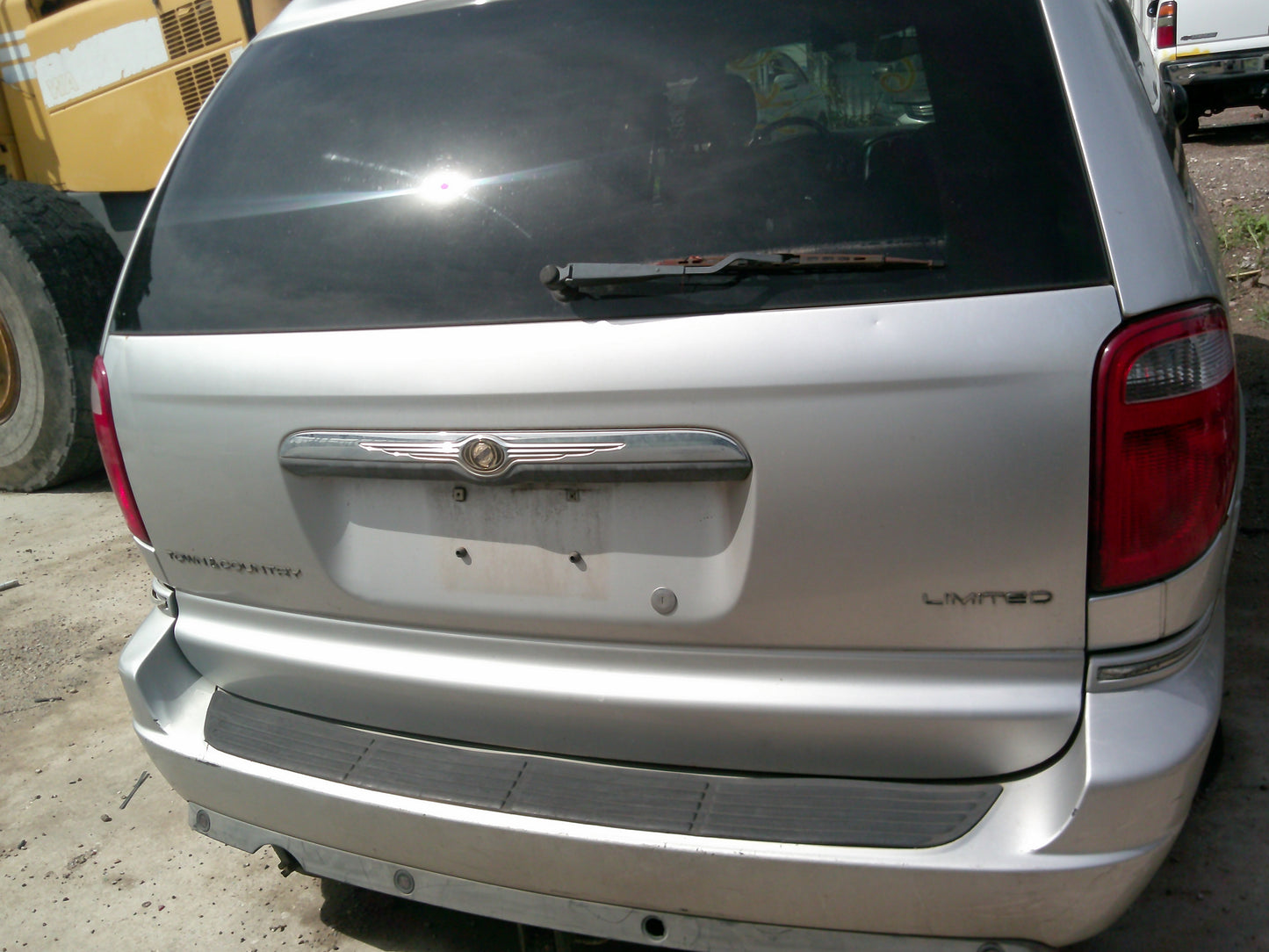 2/2 2001-2007 Chrysler Town & Country | All Parts G - Z | SKU #: M17476 XK-6