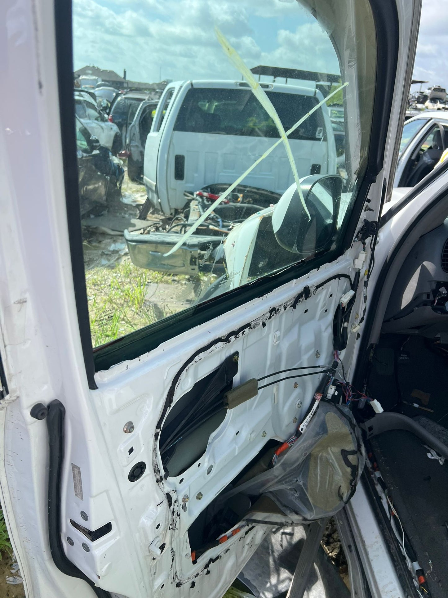 1/2 2001-2004 Toyota Sequoia | All Parts A - F | SKU #:  M17423 XH-13