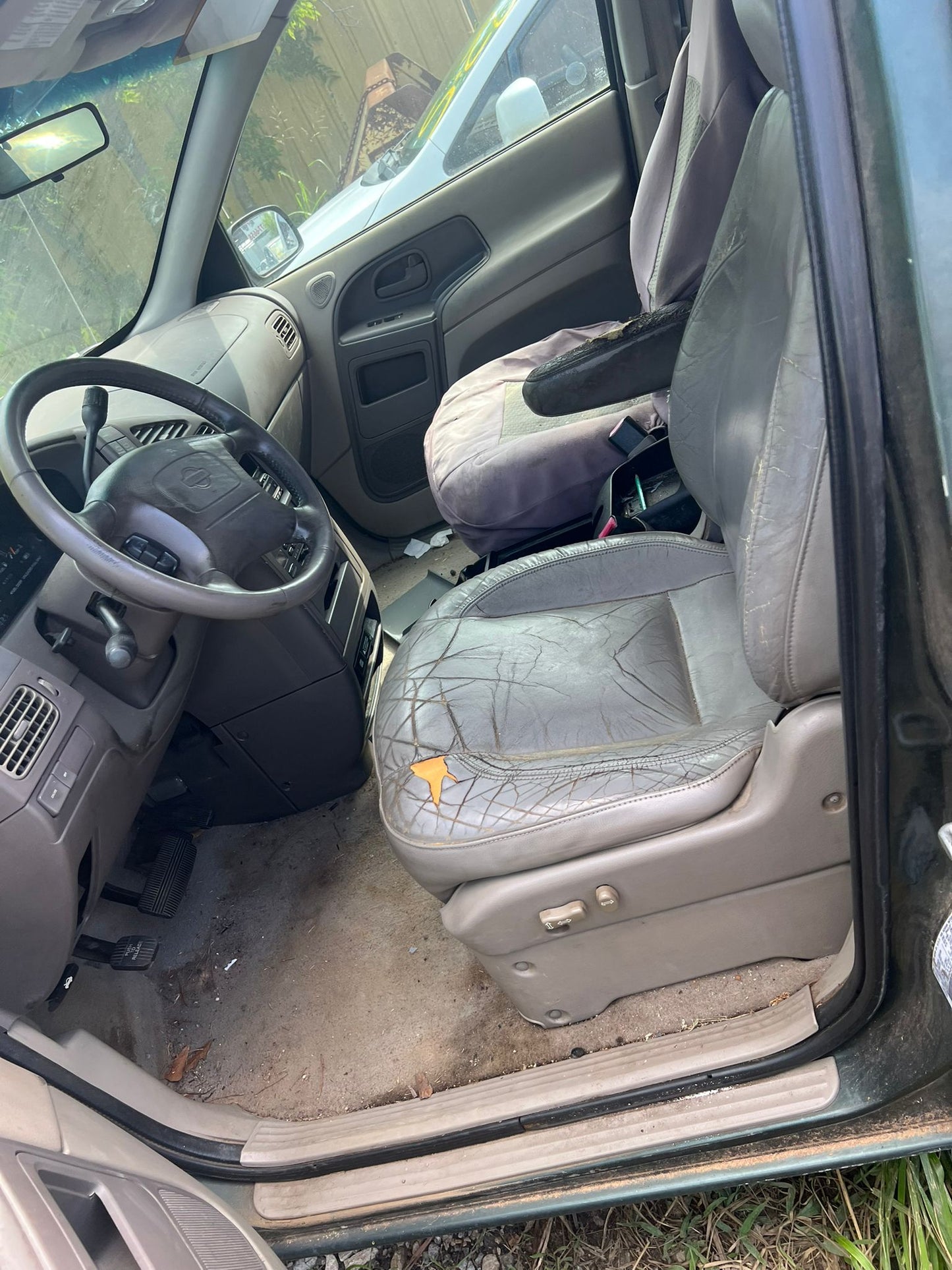 2/2 1999-2002 Nissan Quest | All Parts G - Z | SKU #:M17438 XI-8