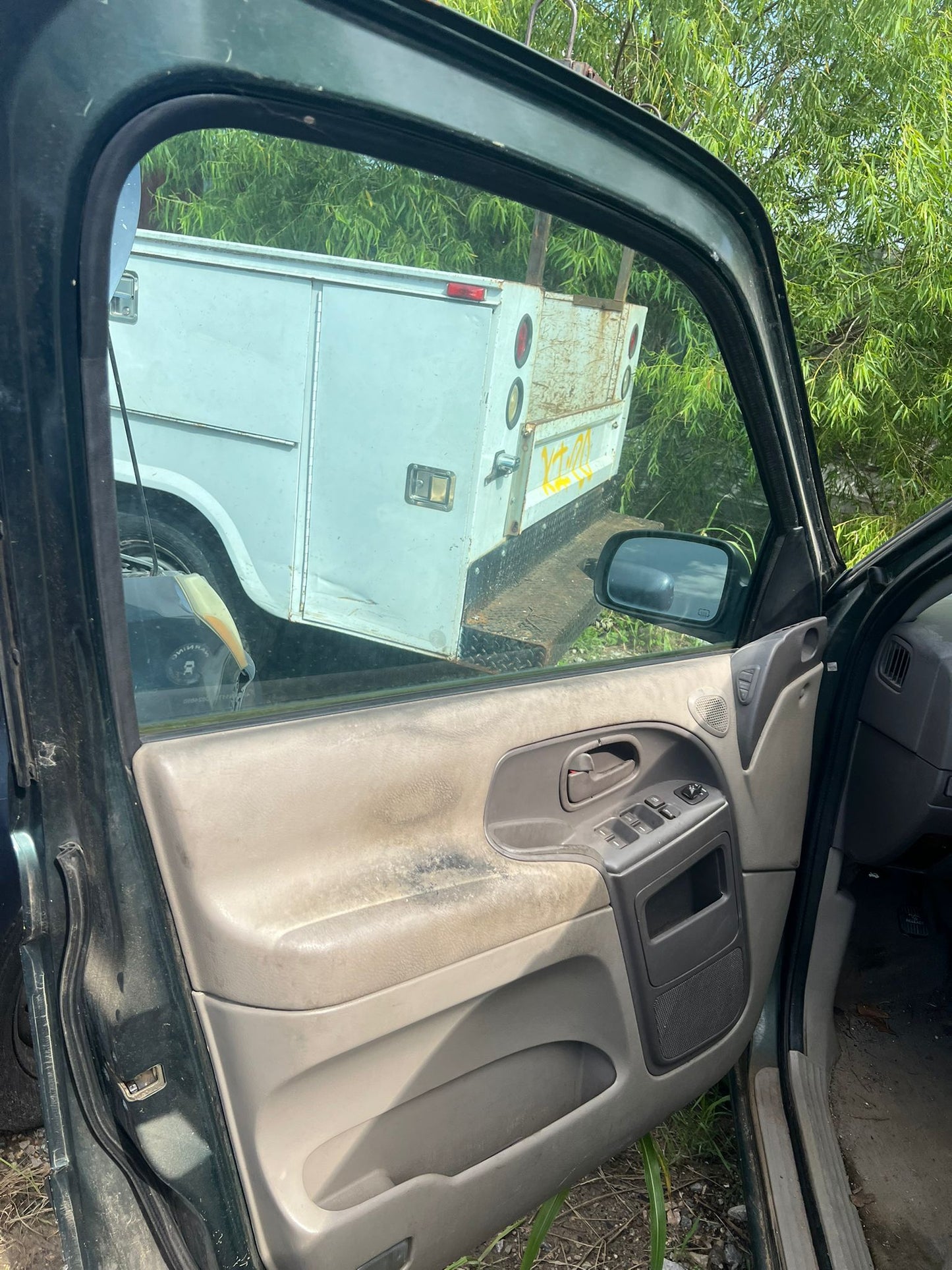 1/2 1999-2002 Nissan Quest | All Parts A - F | SKU #: M17438 XI-8