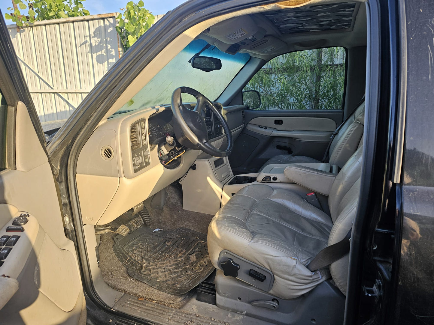 1/2  1999-2006 Chevrolet Tahoe | All Parts A - F | SKU #: M17447 XI-17