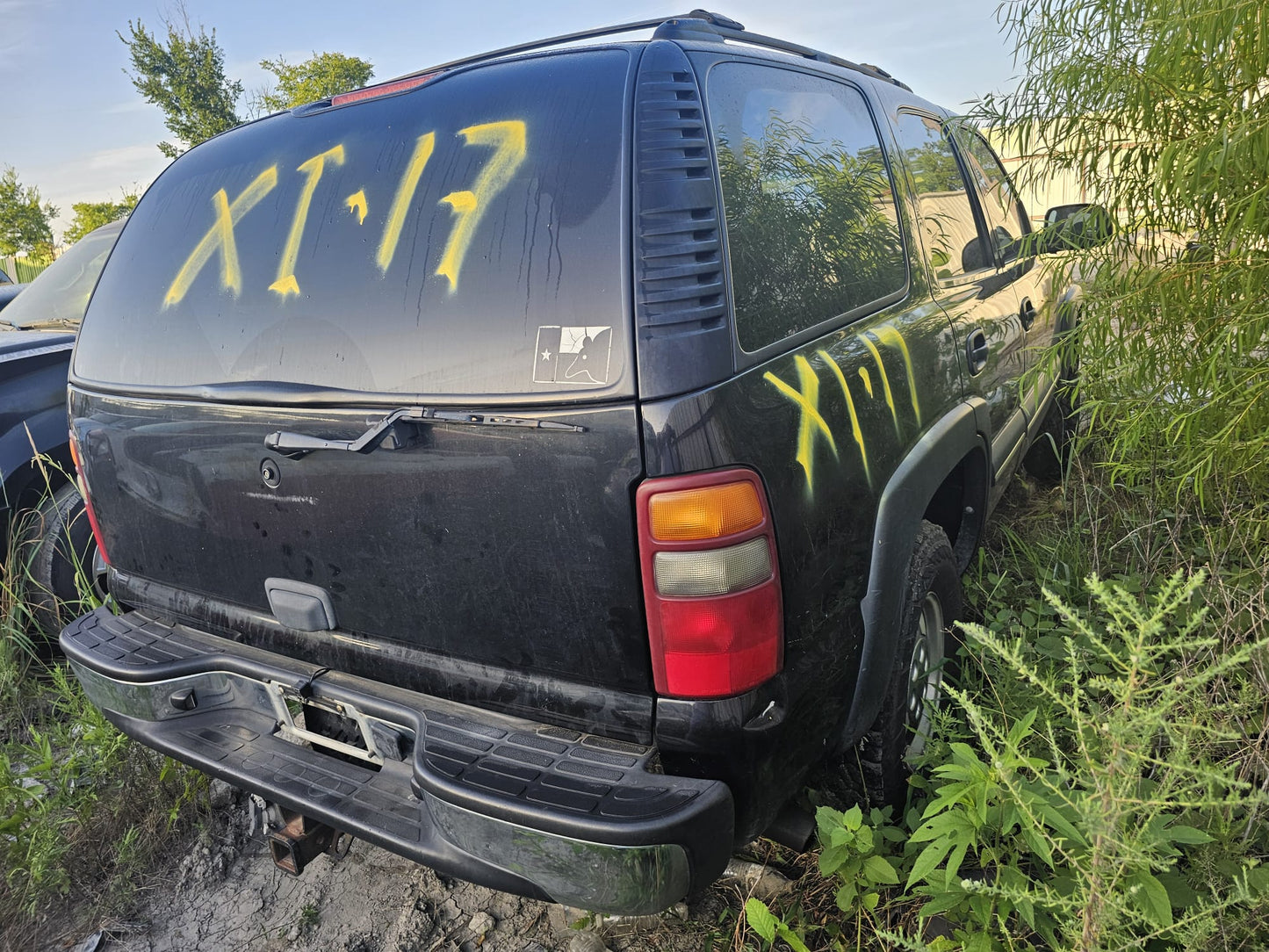 1/2  1999-2006 Chevrolet Tahoe | All Parts A - F | SKU #: M17447 XI-17