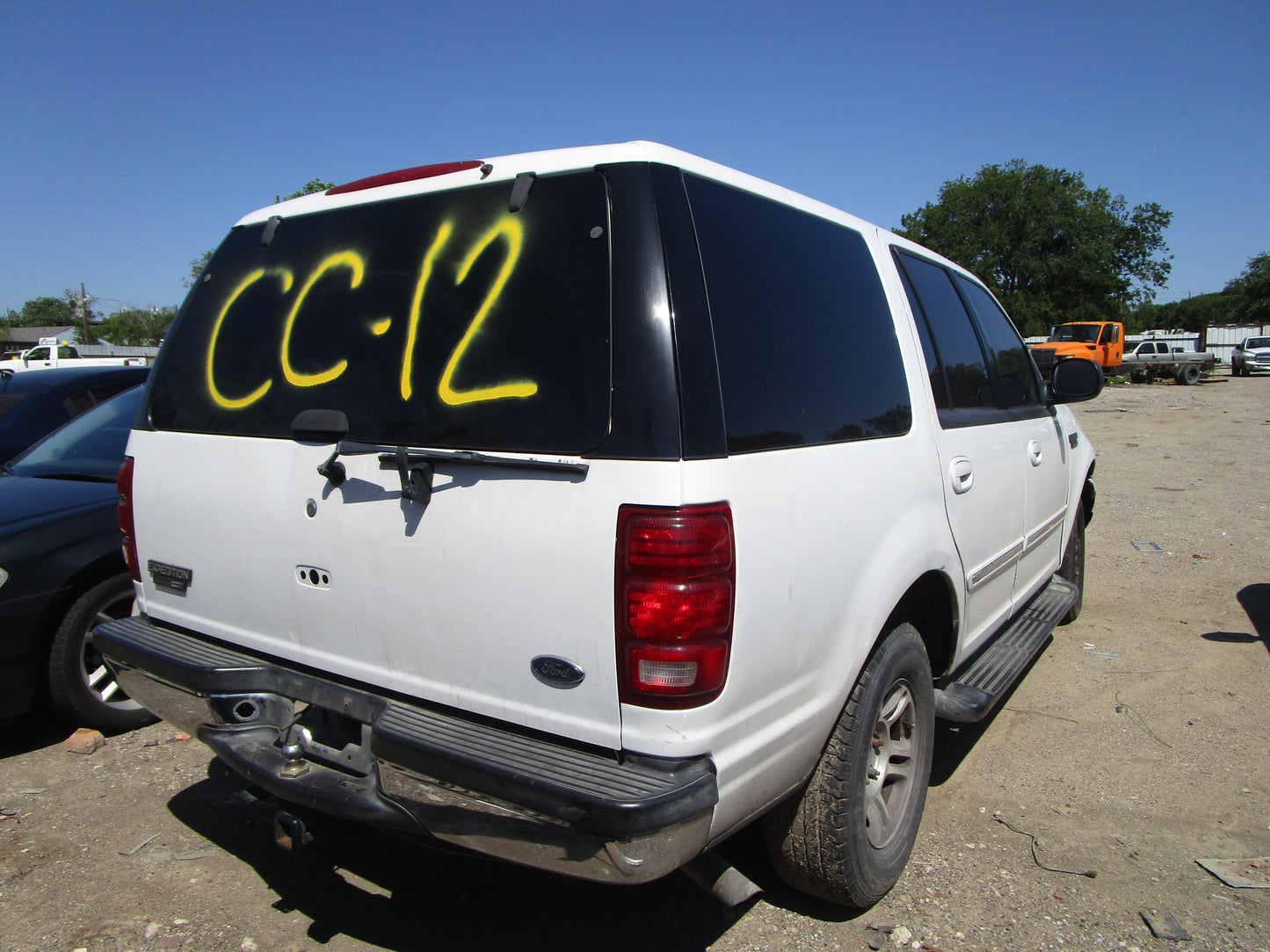 2002 FORD EXPEDITION - PARTING OUT - CC-12 - STK# 16122