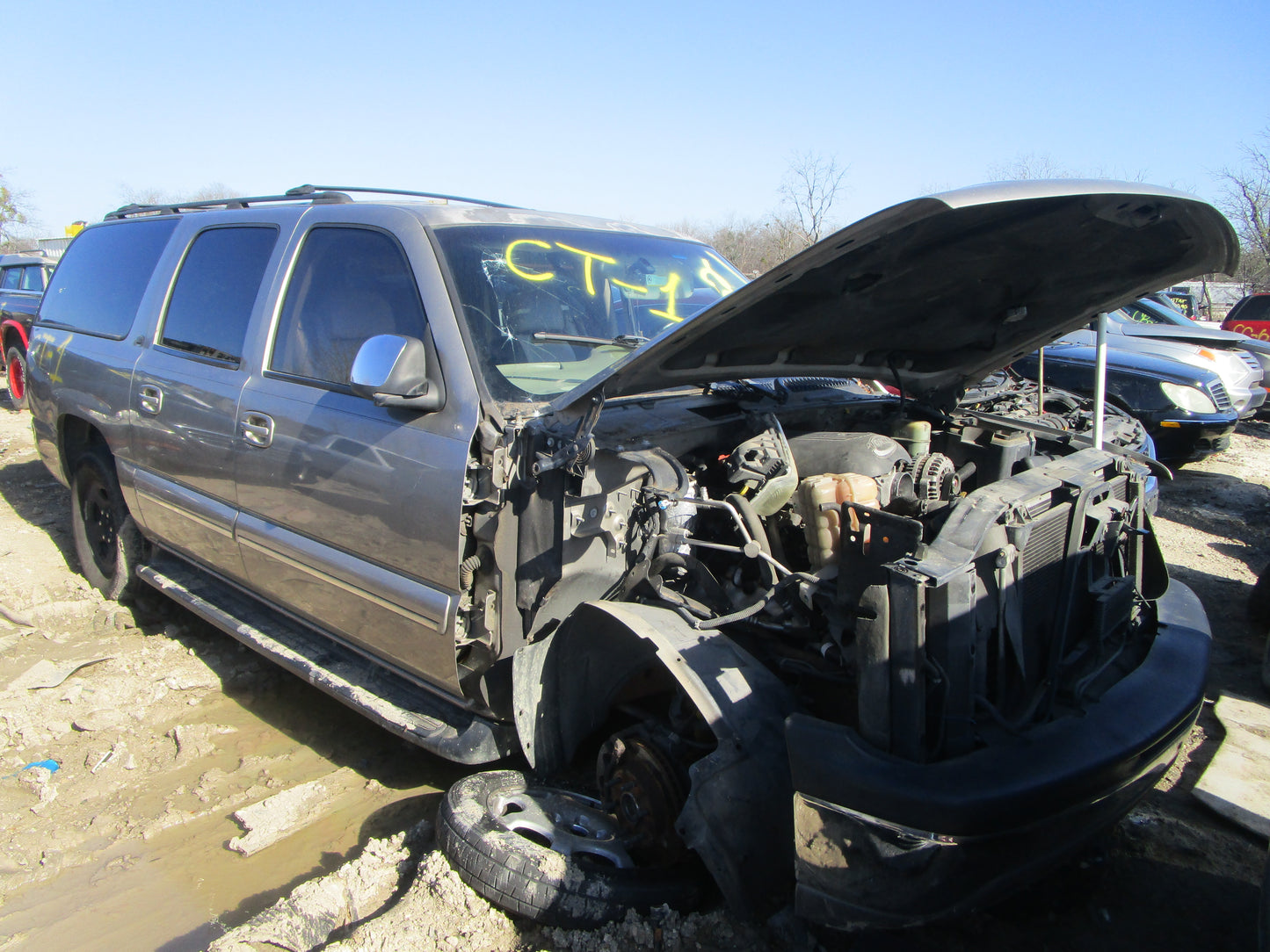 2/2 2000 - 2006 Chevrolet Suburban | All Parts G - Z | SKU #: 16851 CT-1