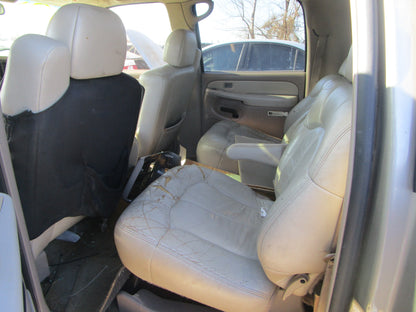 2/2 2000 - 2006 Chevrolet Suburban | All Parts G - Z | SKU #: 16851 CT-1
