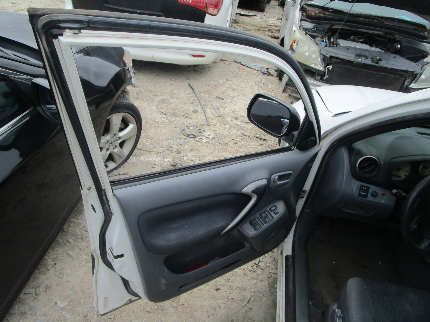 2/2 2001 - 2005 Toyota Rav4 | All Parts G - Z | SKU #: 16190 CF-20