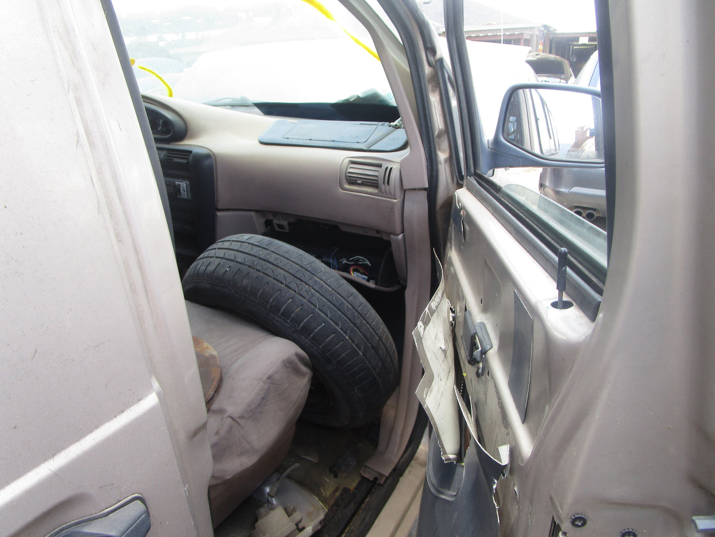 1/2 1997 Ford Aerostar | All Parts A - F | SKU #: 16226 CH-16