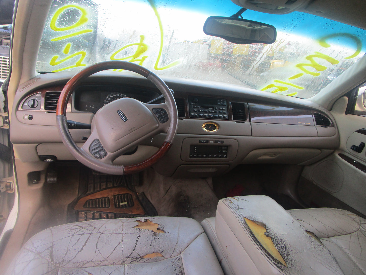 2/2 1998 - 2002 Lincoln Town Car | All Parts G - Z | SKU #: 16725 CM-15