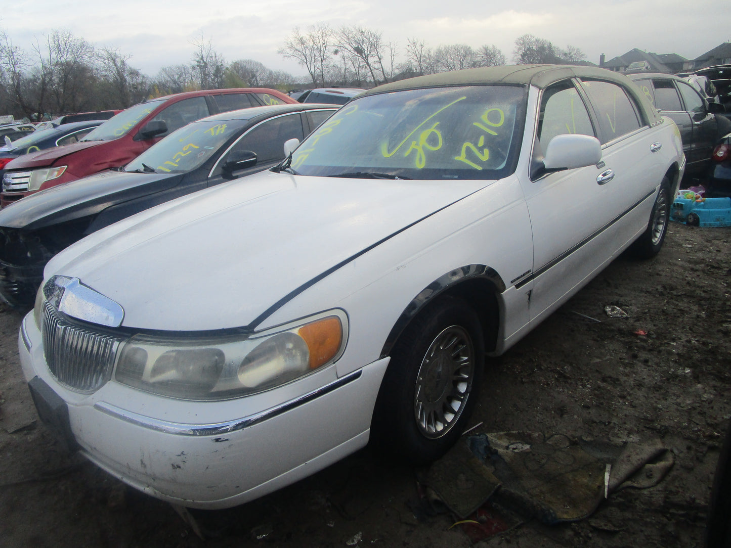 2/2 1998 - 2002 Lincoln Town Car | All Parts G - Z | SKU #: 16725 CM-15