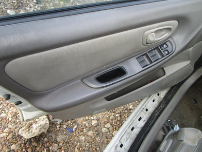 2/2 2000 - 2003 Nissan Maxima SE | All Parts G - Z | SKU #:16732 CN-2