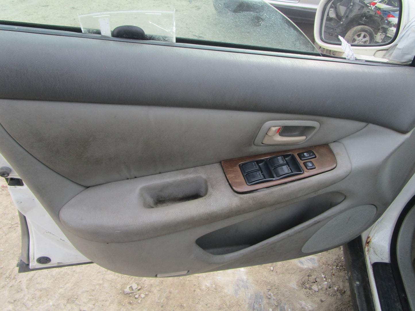 2/2 1997 - 2001  Lexus ES300  | All Parts G - Z | SKU #:16750 CN-20