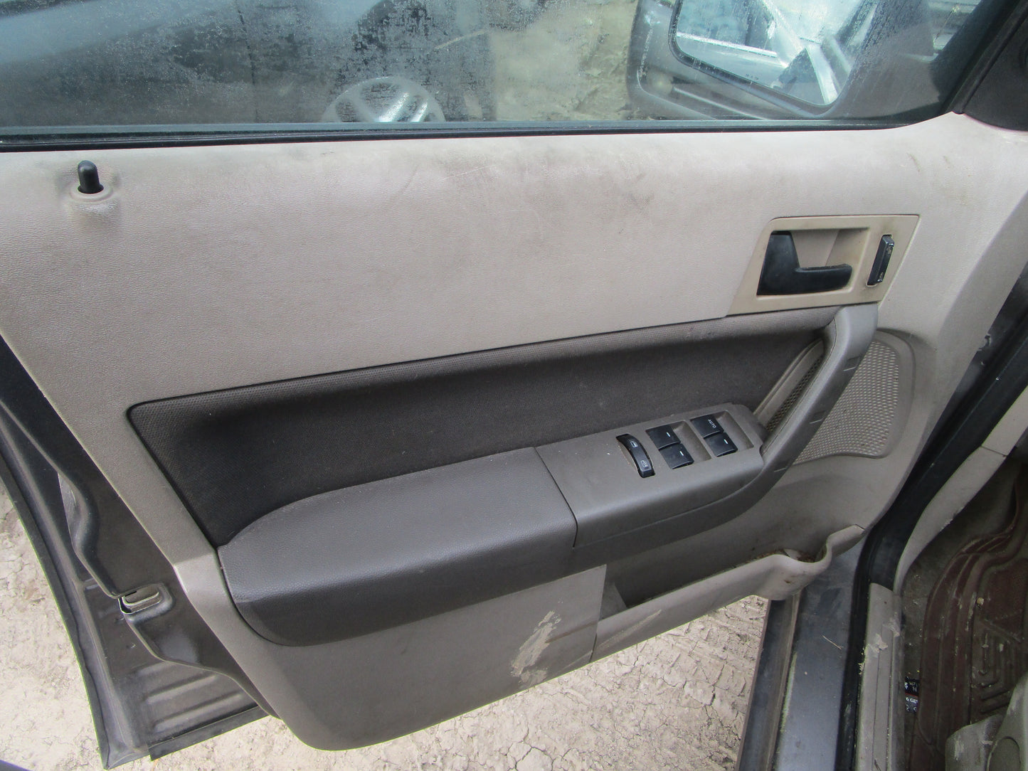 1/2 2008 - 2011 Ford Focus  SE  | All Parts A - F | SKU #:16747 CN-17