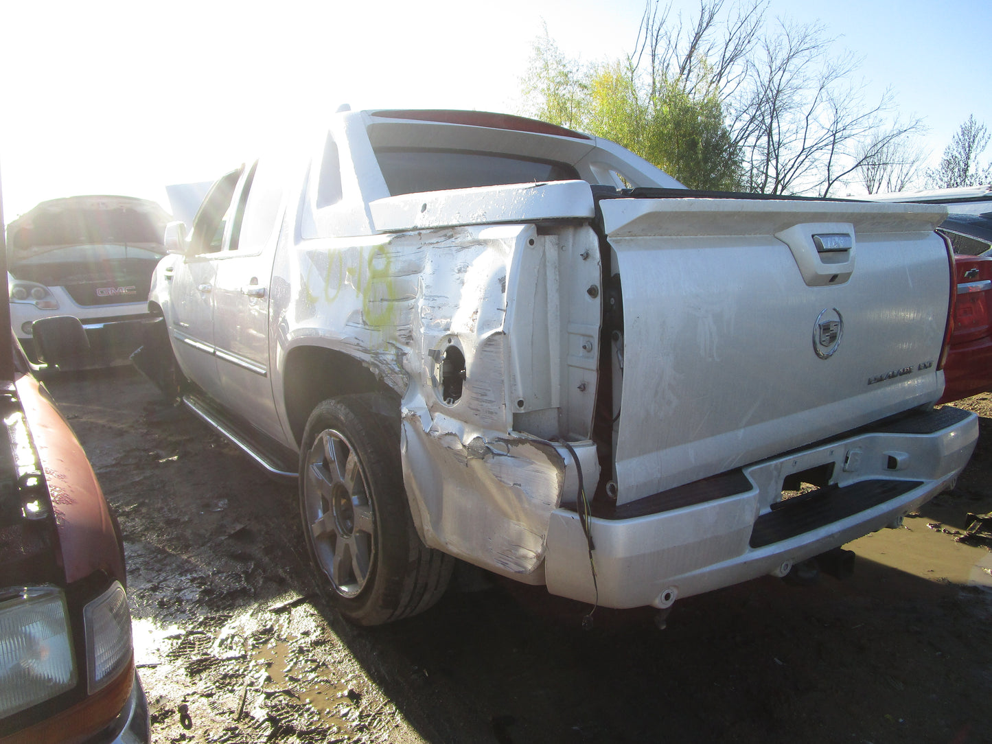 2/2 2007 - 2014 Cadillac Escalade | All Parts G - Z | SKU #: 16768 CO-18