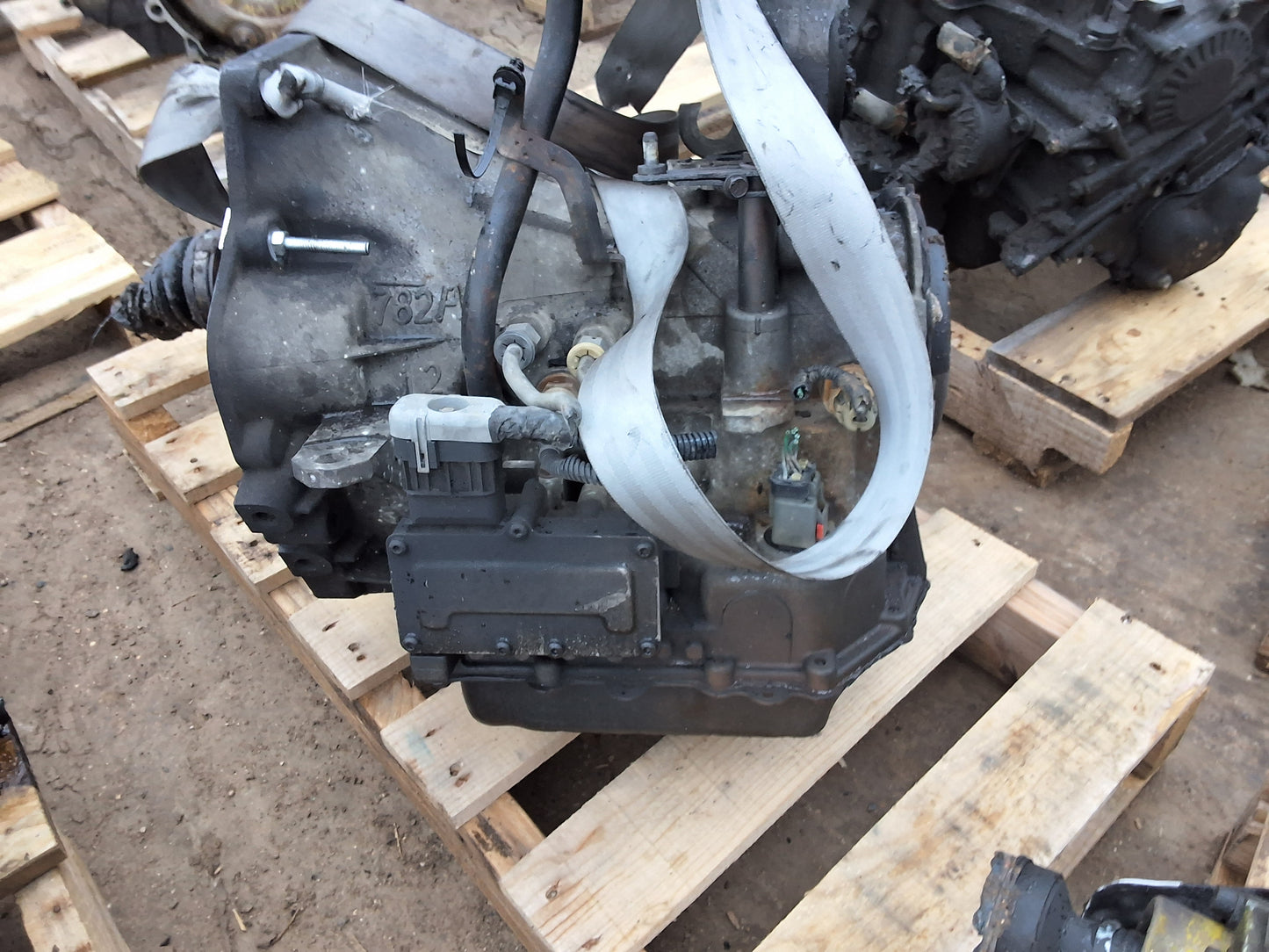 2005-2006 DODGE CARAVAN- AUTOMATIC TRANSMISSION -#M18022
