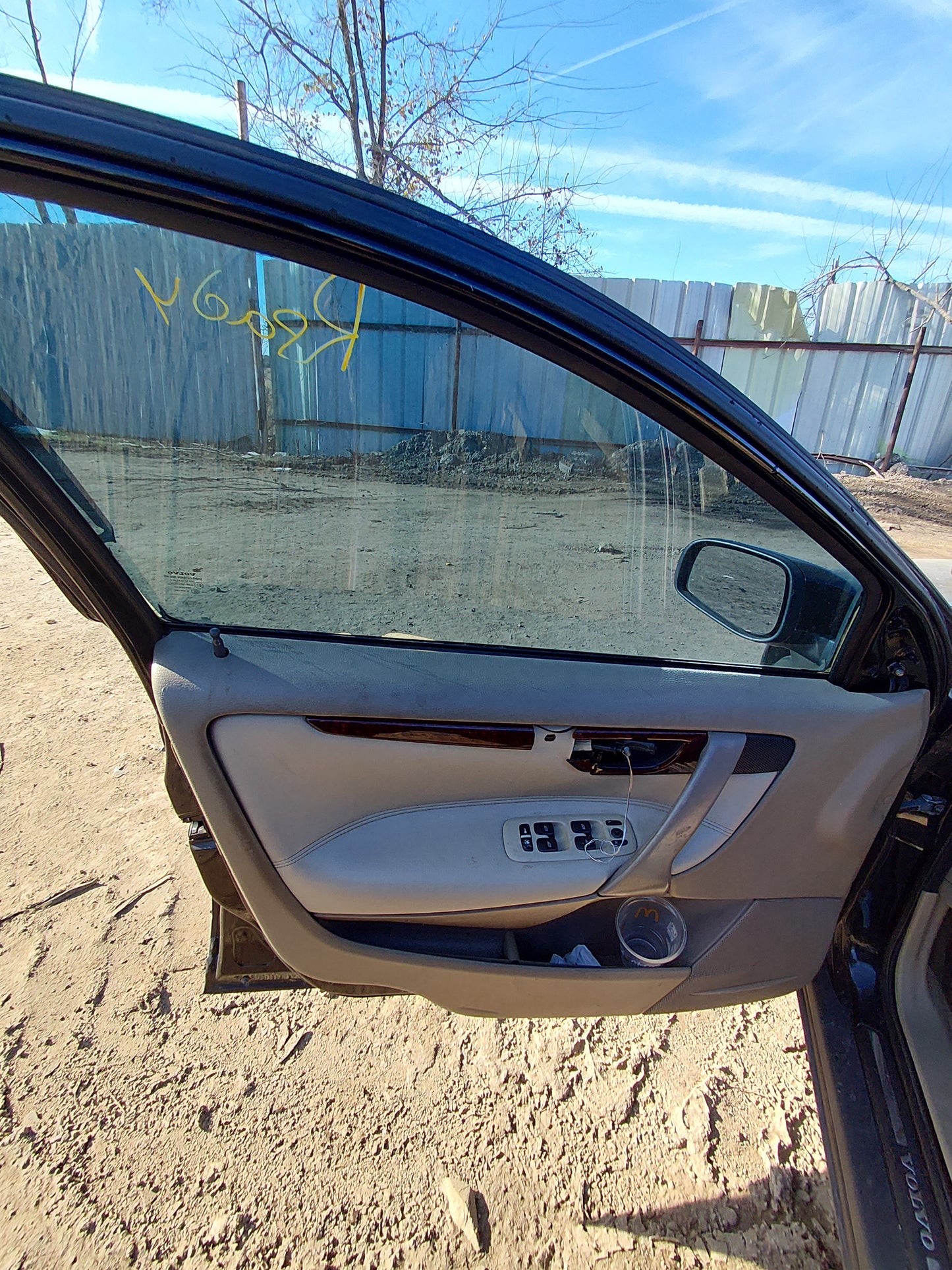 2001 - 2007 Volvo V70 - Stock #: M18467 MD-17