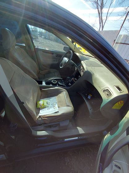 2001 - 2007 Volvo V70 - Stock #: M18467 MD-17