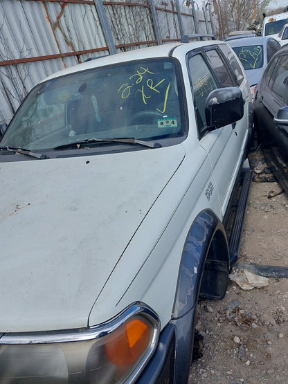 2001 MITSUBISHI MONTERO - STOCK #M18632