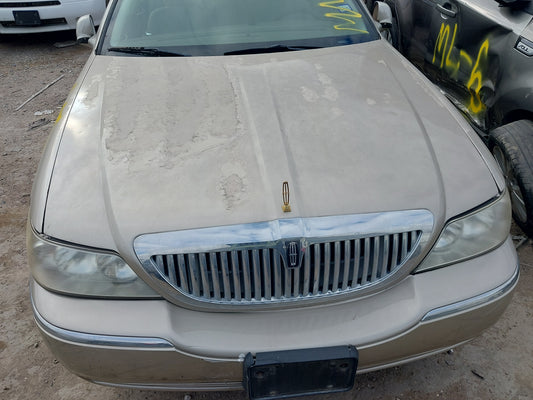 2005 LINCOLN TOWN CAR - STOCK #M18633