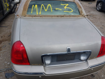 2005 LINCOLN TOWN CAR - STOCK #M18633