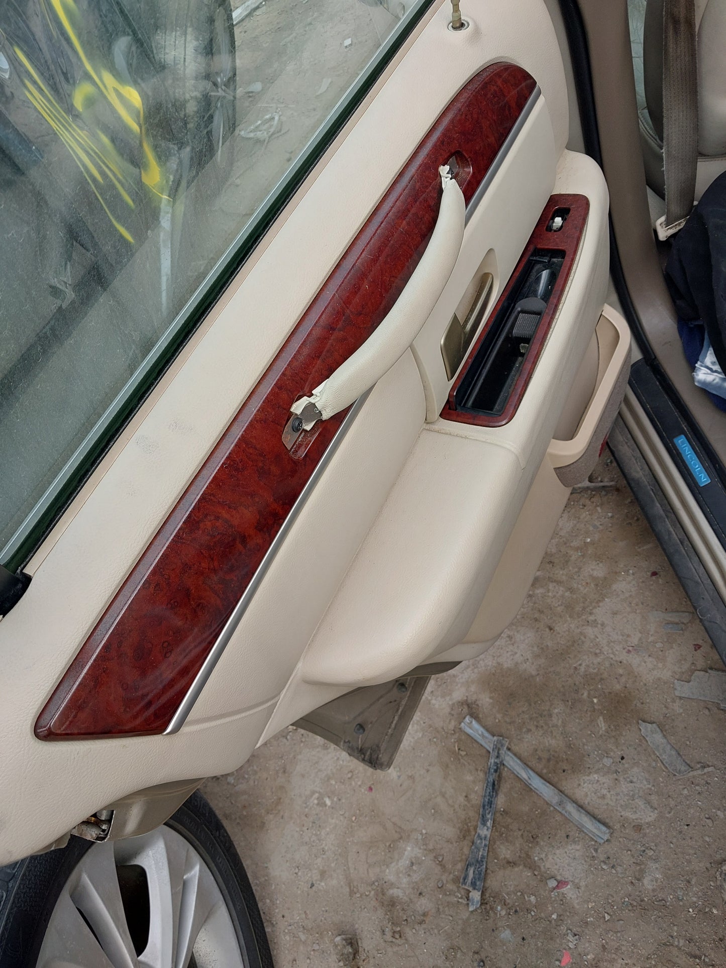 2005 LINCOLN TOWN CAR - STOCK #M18633