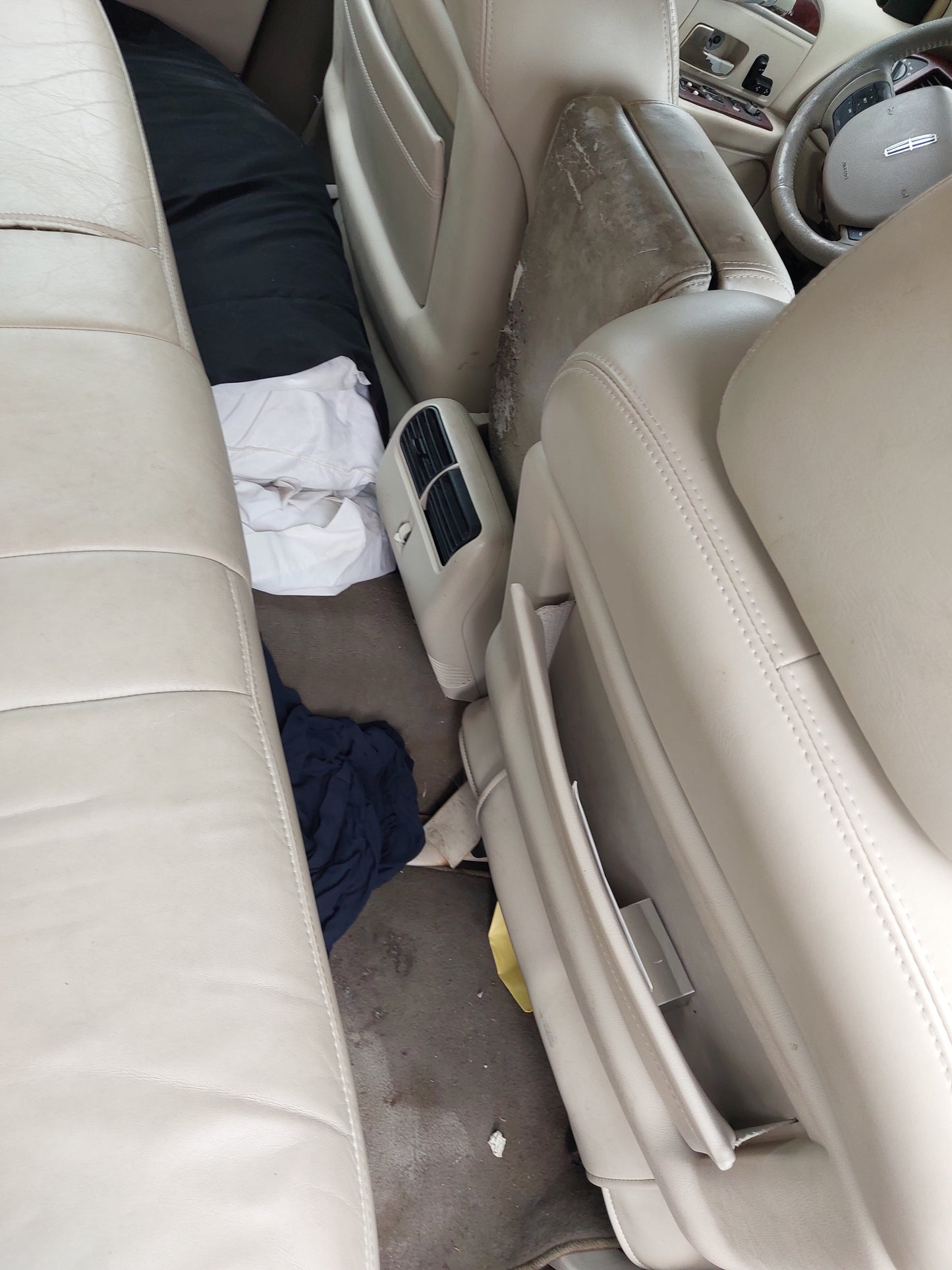 2005 LINCOLN TOWN CAR - STOCK #M18633