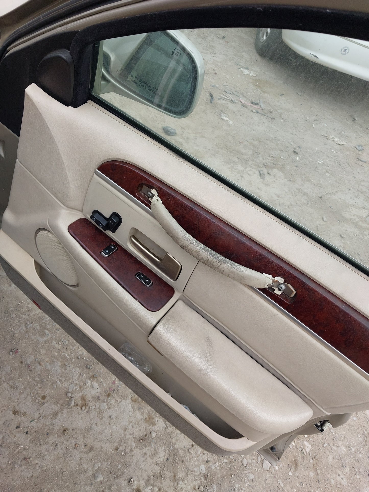 2005 LINCOLN TOWN CAR - STOCK #M18633