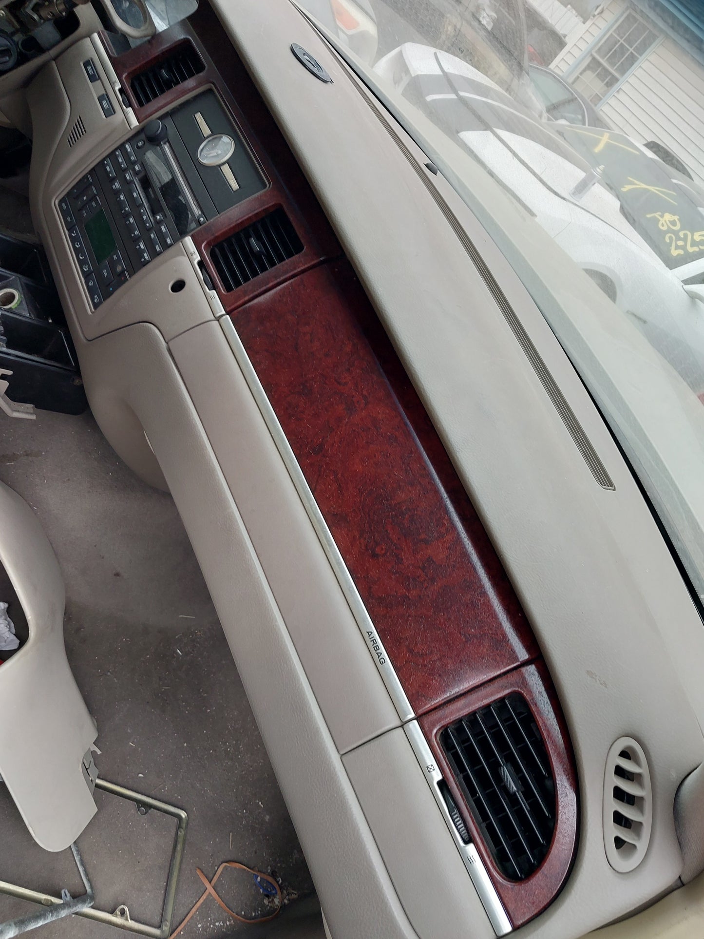 2005 LINCOLN TOWN CAR - STOCK #M18633