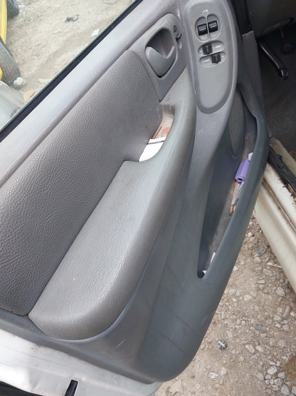 2004 Dodge Grand Caravan - Stock #: M18622 - ML-12