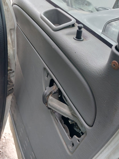 2004 Dodge Grand Caravan - Stock #: M18622 - ML-12