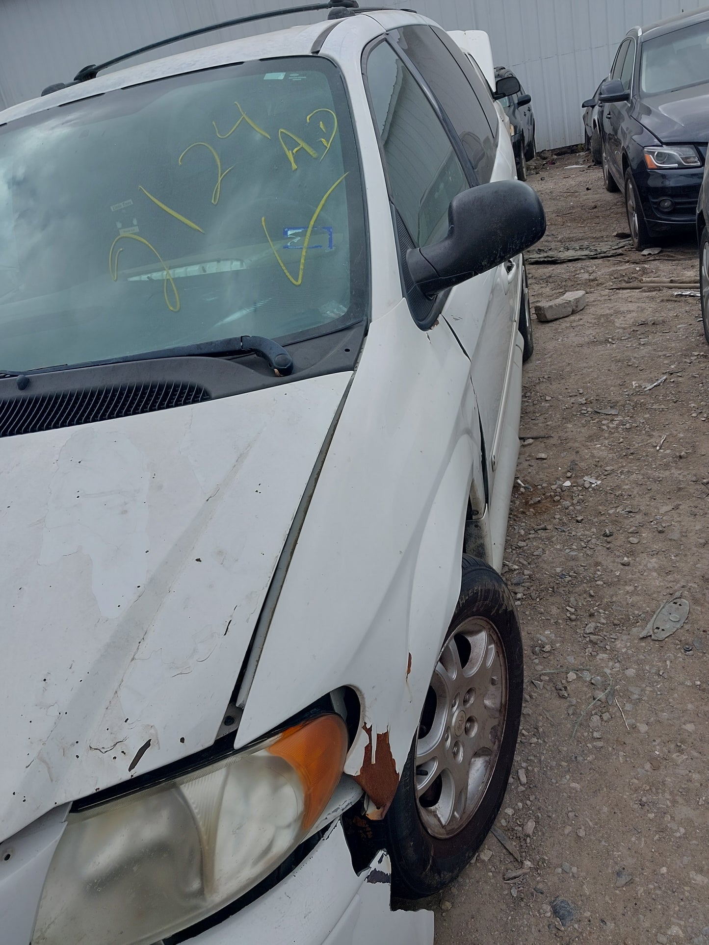 2004 Dodge Grand Caravan - Stock #: M18622 - ML-12