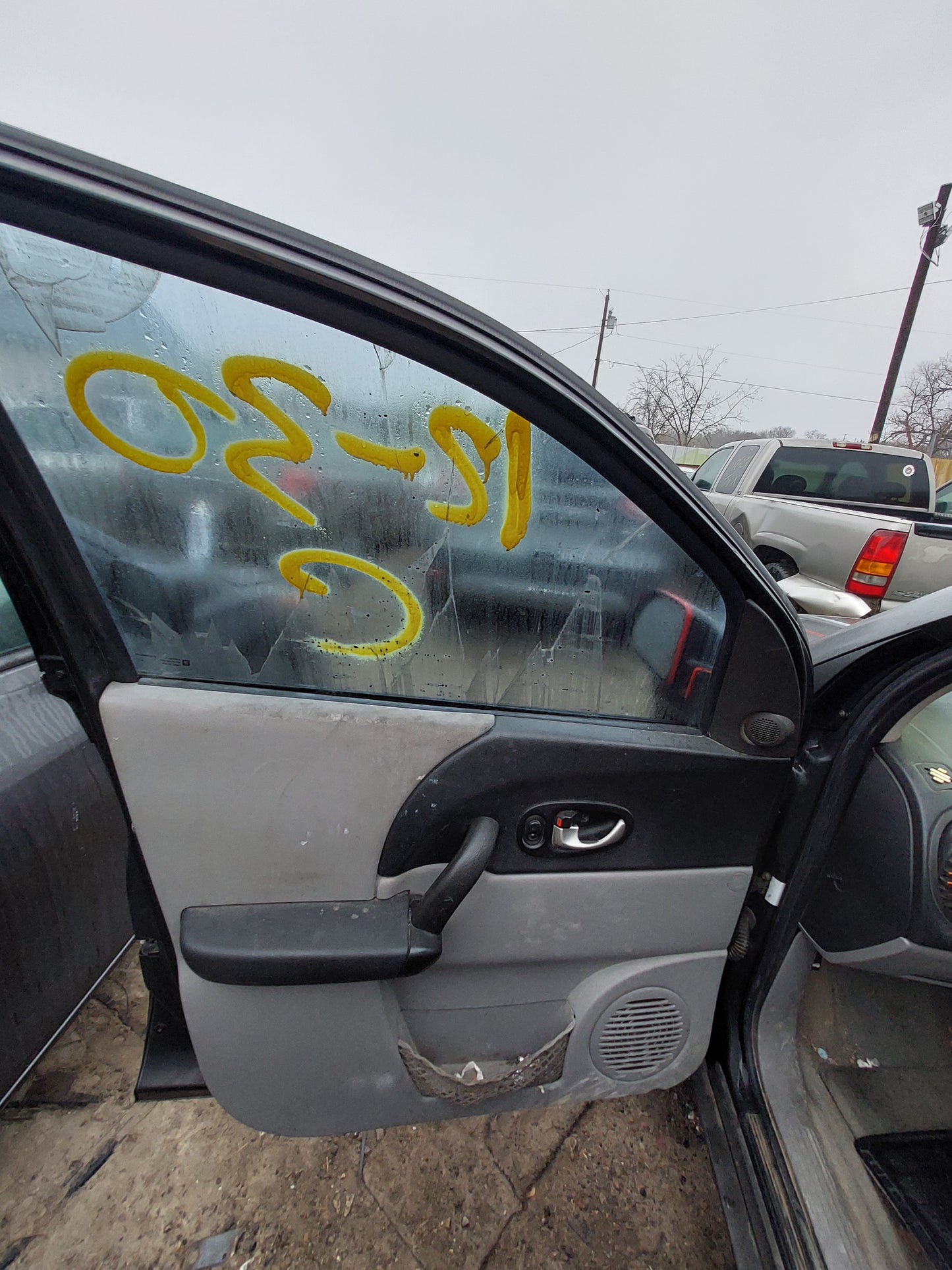 2005 Saturn Vue - Stock #: M18302 - MXL-12