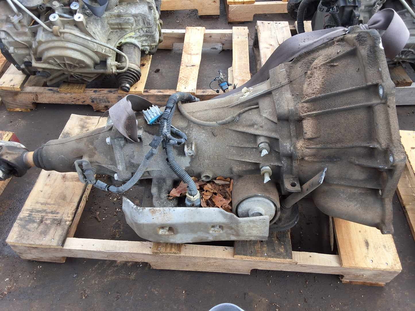 1999-2000 GMC SUBURBAN  -  AUTOMATIC TRANSMISSION - #MS0609