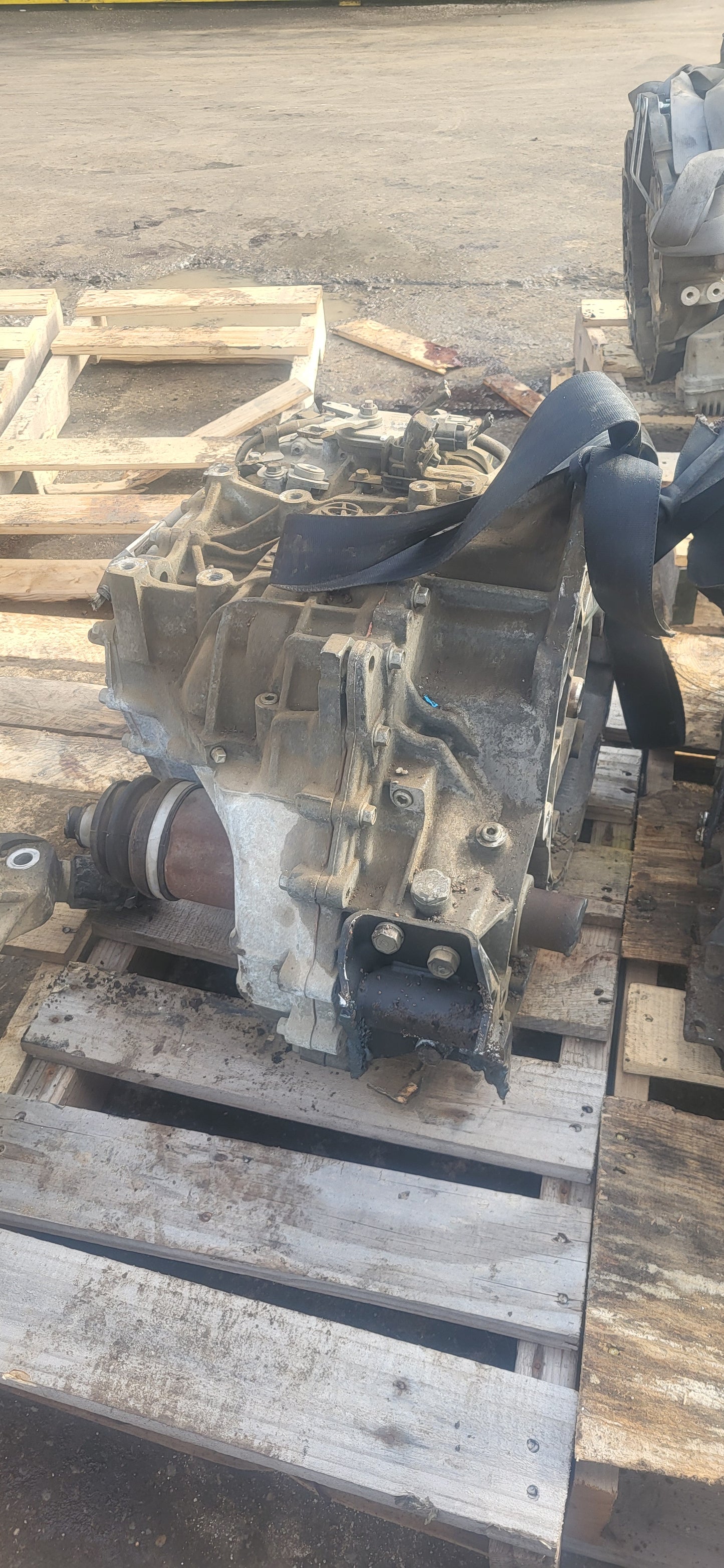 2010-2012 KIA SORENTO  -  AUTOMATIC TRANSMISSION - #M18495
