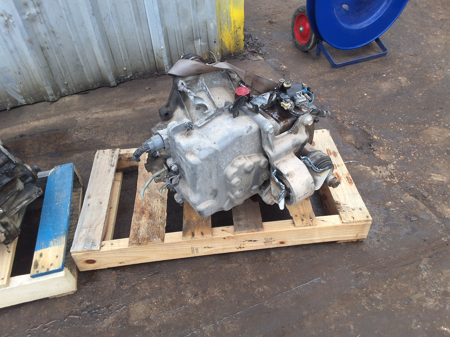 1995-2011 CHEVY IMPALA - AUTOMATIC TRANSMISSION - #M18038