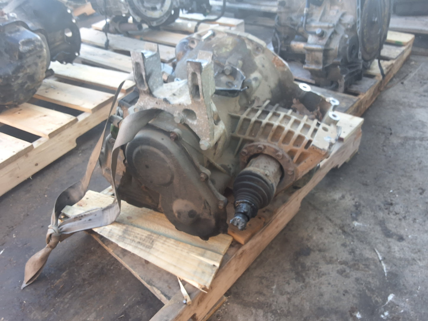 2011-2012 DODGE AVENGER - AUTOMATIC TRANSMISSION - #M17948