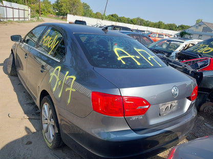 2/2 2011 - 2018 Volkswagen Jetta SE | All Parts G - Z | SKU #: M17607 - A-17